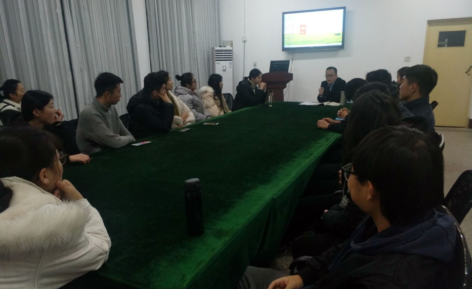 大学生法律协会特邀山东舜翔律师事务所范建刚律师作普法报告