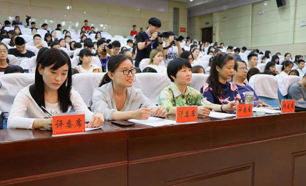 思政部：举办“不负韶华，与祖国同行”朗诵比赛