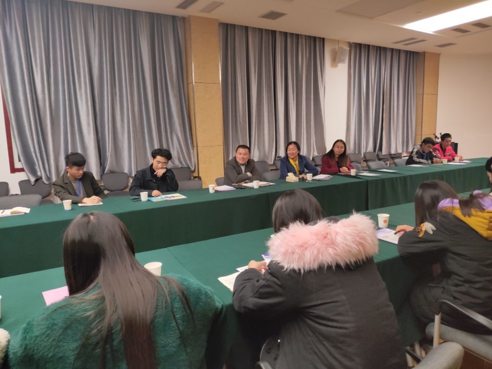大学生法律协会参观省检察院青少年法治教育基地